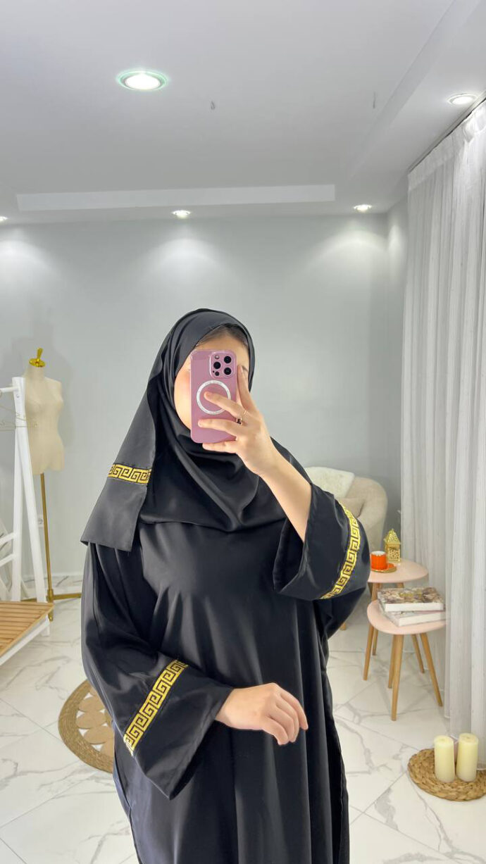 ⁦عباية مع الخمار فيرساتشي⁩ - الصورة ⁦5⁩